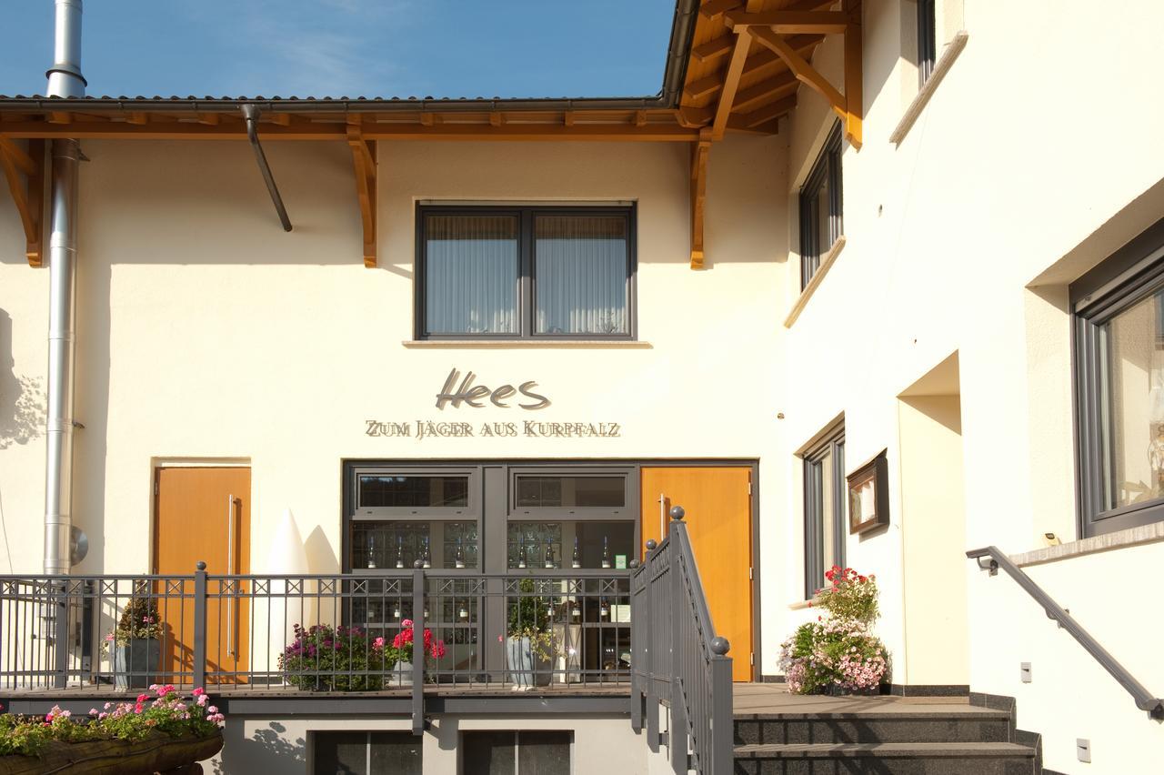 Hotel Weingut Hees - Landgasthof Zum Jager Aus Kurpfalz Auen Exteriér fotografie